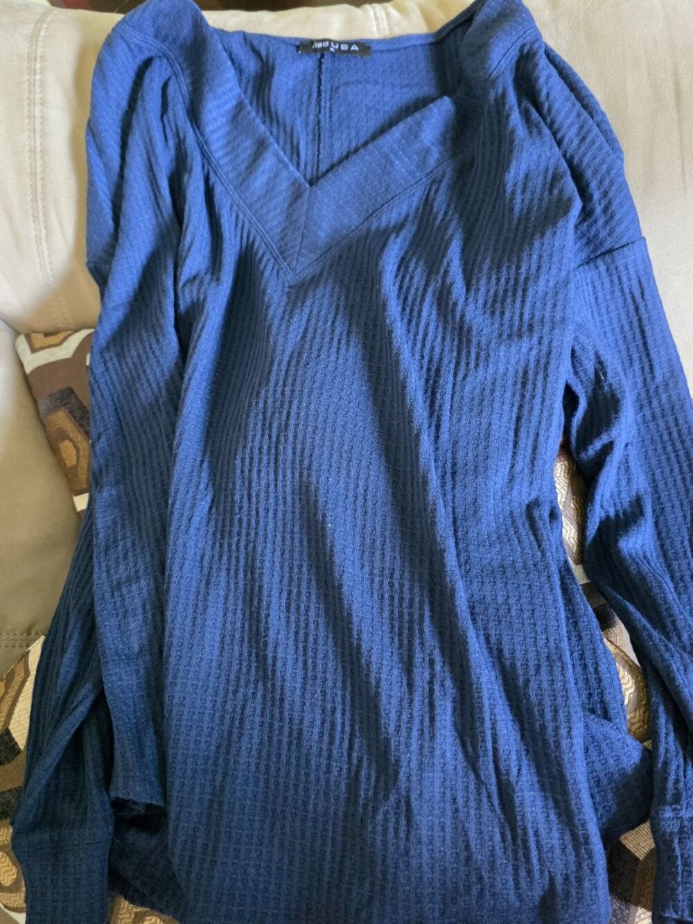 Iliad USA blue v-neck long sleeve, sz XL.